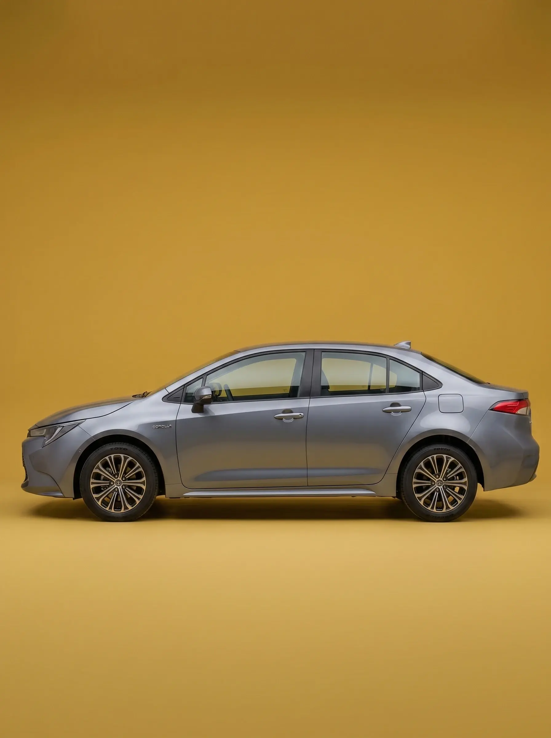Toyota Corolla Manual with 5 seats — rent from €45/day
